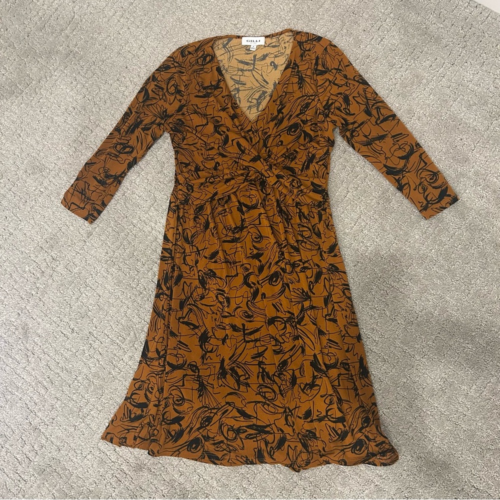 Gilli Women's 3/4 Sleeve V-neck Copper Dress with Black Scribble Pattern Size M